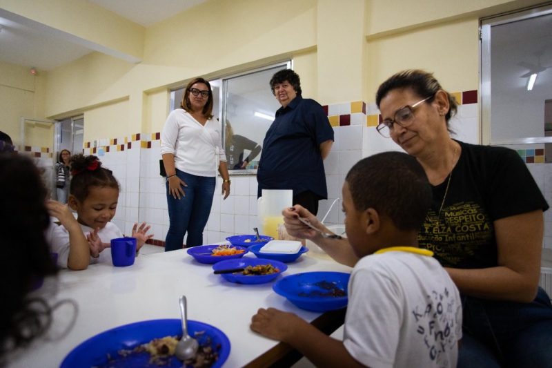 Prefeitura de Volta Redonda vai distribuir cartões-alimentação para 32 mil estudantes da rede pública