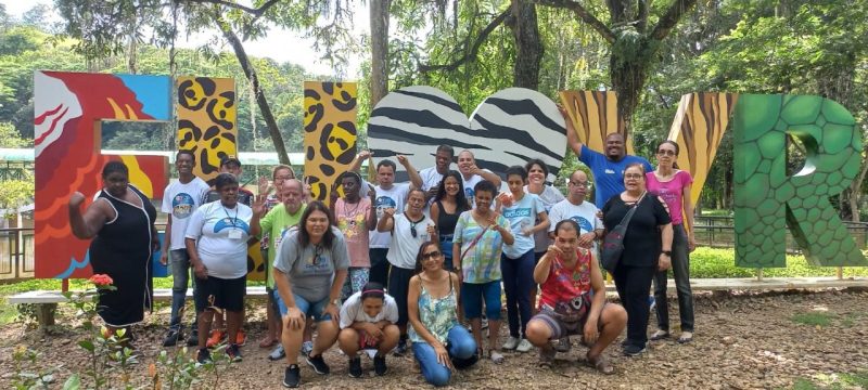 Usuários do Centro-Dia para Pessoa com Deficiência de Volta Redonda fazem visita ao Zoológico Municipal