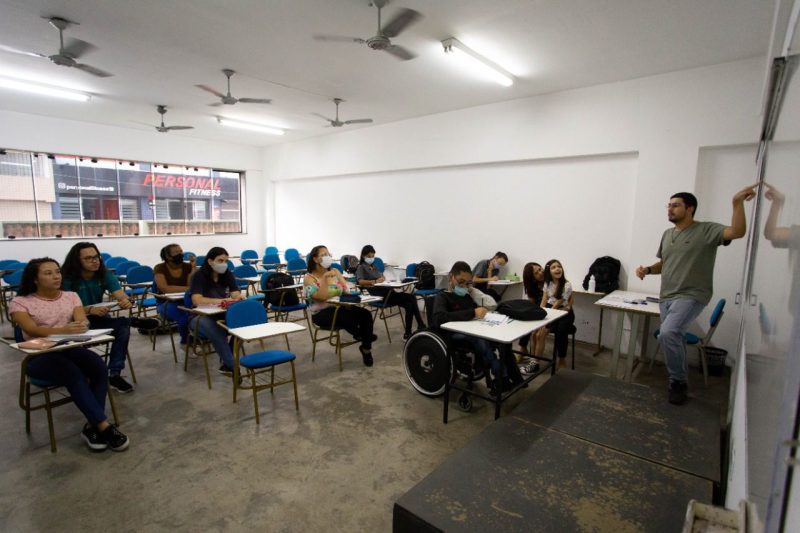 Secretaria abre pré-inscrições para curso superior para pessoas com deficiência, em Volta Redonda
