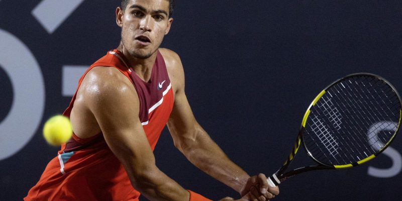 Carlos Alcaraz, número 1 do mundo, é o destaque do Rio Open de Tênis