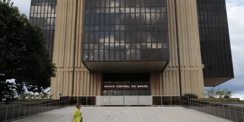 Mercado financeiro eleva projeção de inflação para este ano