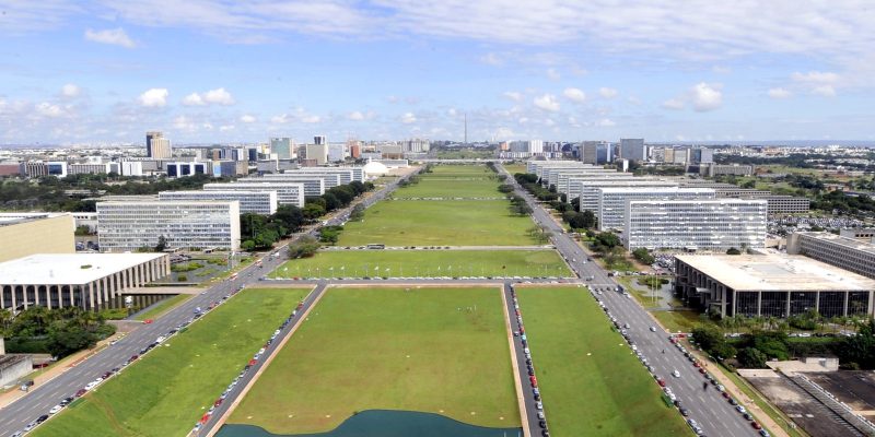 Consulta sobre uso do cartão corporativo é prorrogada até dia 3