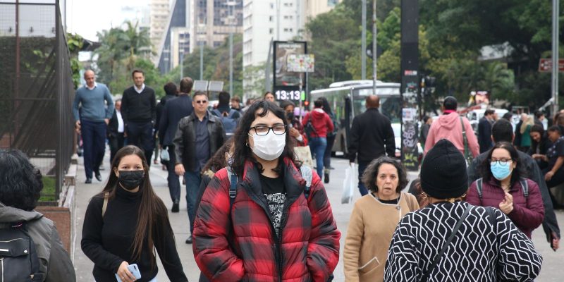 Brasil registra 12,6 mil novos casos de covid-19 em 24 horas