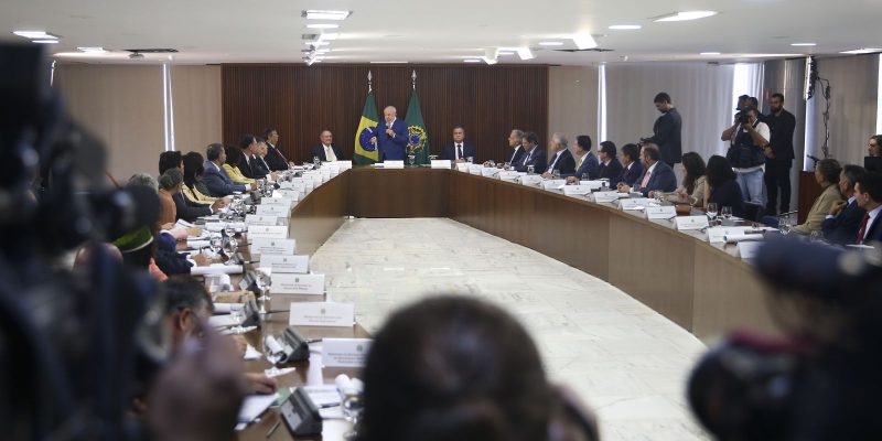Lula defende salto de qualidade na educação, cultura e saúde