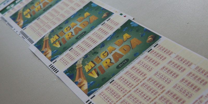 Prêmio de mais de R$ 541 milhões da Mega da Virada sai para 5 apostas