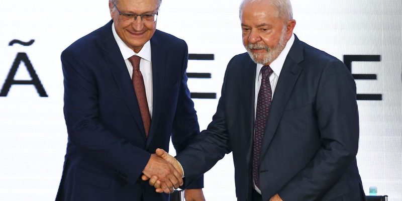 Reforma tributária é fundamental à reindustrialização, diz Alckmin