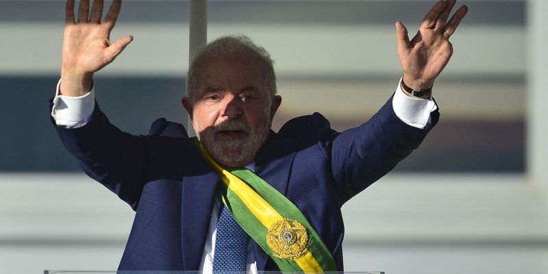 No Planalto, Lula recebe cumprimento de chefes de Estado estrangeiros