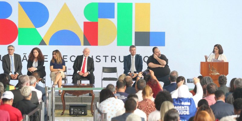 Lei transforma agentes comunitários em profissionais de saúde