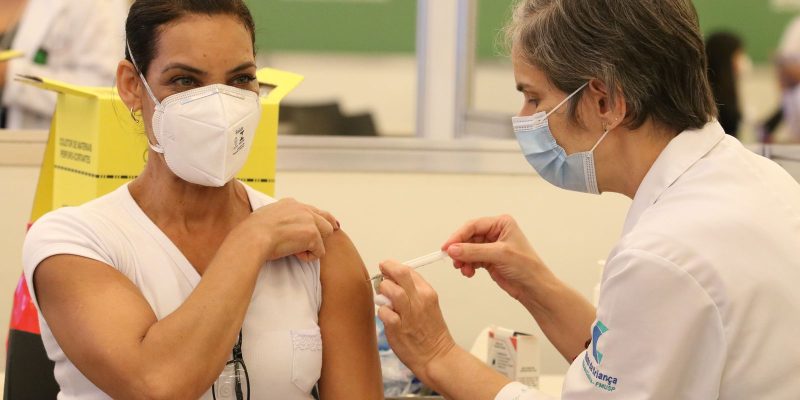 Covid-19: Brasil registra mais 21,2 mil casos e 11 mortes em 24 horas