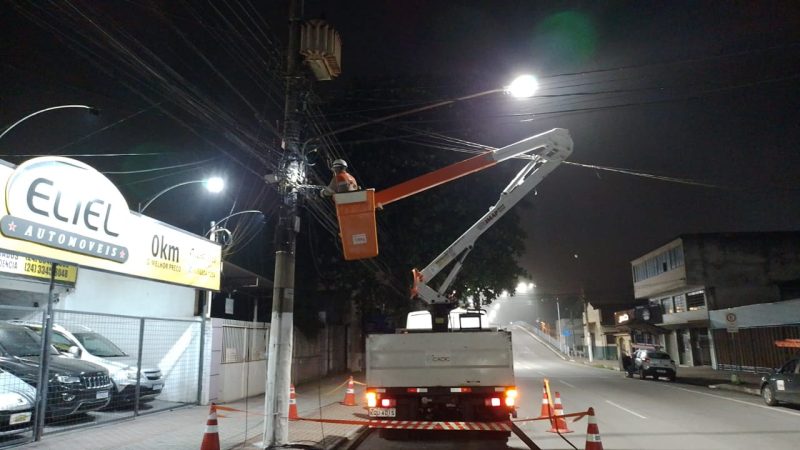 Prefeitura de Volta Redonda e Light recolhem cerca de 250 quilos de fios durante limpeza em postes