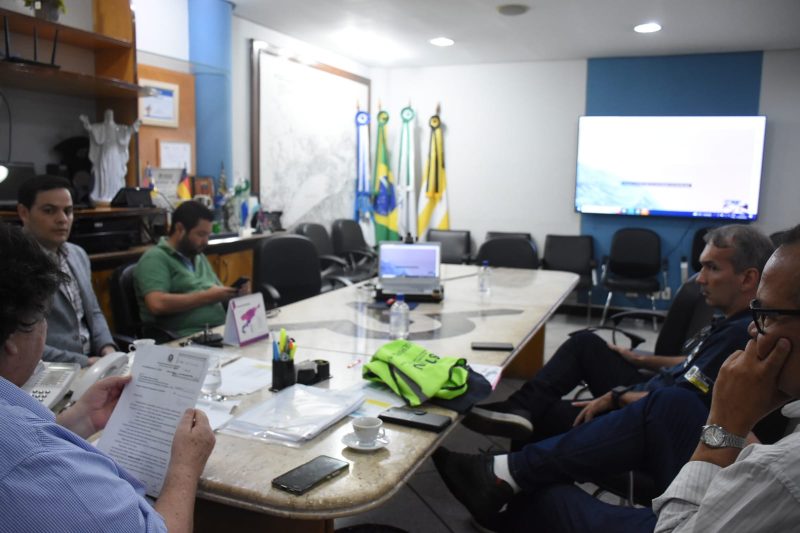 Neto acerta com Dnit e DER-RJ intervenções emergenciais na Rodovia do Contorno