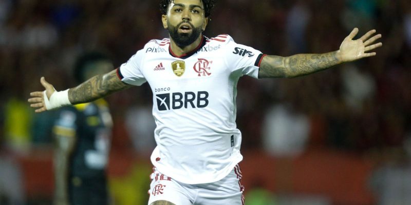 Gabigol decide e Flamengo vence Volta Redonda de virada