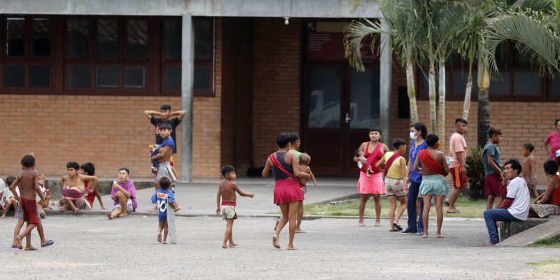 Governo instala antenas para prover internet na terra Yanomami