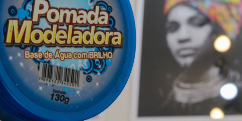 Proibida a venda de todas as pomadas para modelar e trançar cabelos
