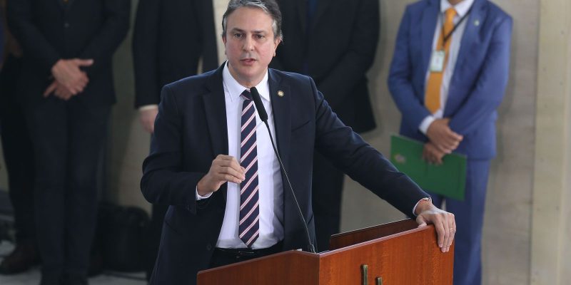 MEC retomará 4 mil obras em universidades e institutos federais