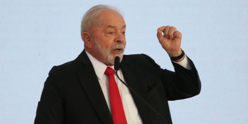 Lula entregará a cientistas medalha retirada por Bolsonaro