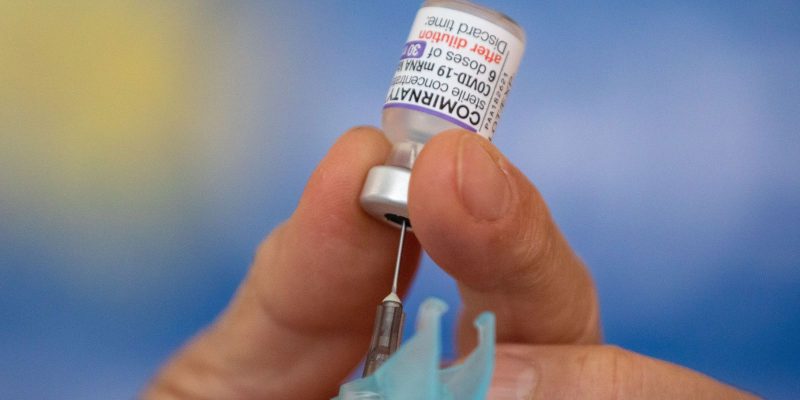 Saúde reforça importância de completar ciclo vacinal contra a covid-19