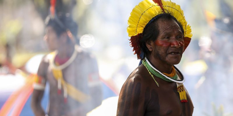 Lideranças indígenas e Lula debatem proteção de terras tradicionais
