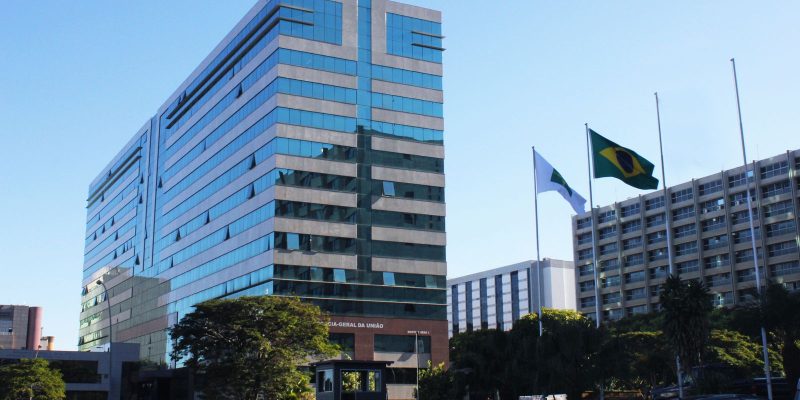 AGU faz acordo para desistir de 20 mil processos trabalhistas