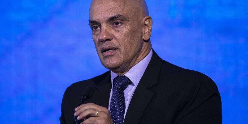 Moraes mantém prisão de 294 acusados por atos antidemocráticos