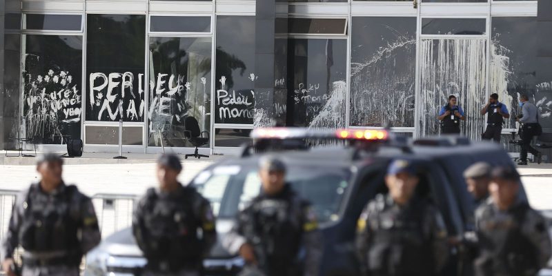 Oitava fase da Lesa Pátria cumpre 78 mandados, em nove estados e no DF