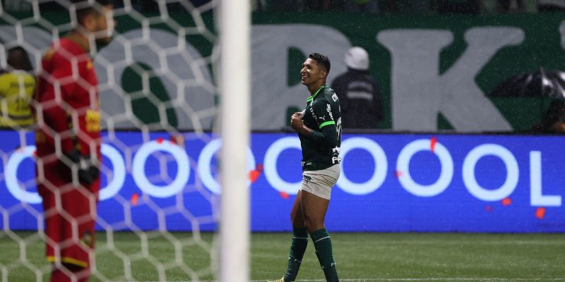 Rony garante classificação do Palmeiras para as semis do Paulista