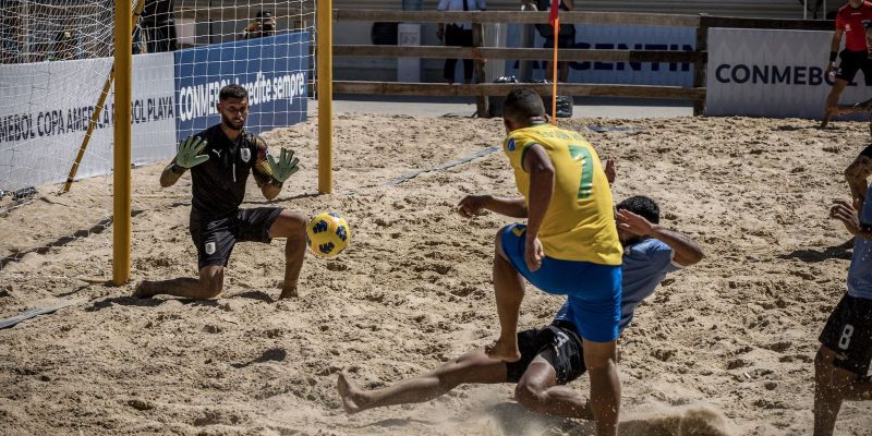 Brasil bate Uruguai na estreia da Copa América de beach soccer