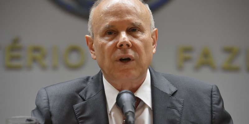 Mantega e Coutinho são absolvidos em processo de empréstimos do BNDES