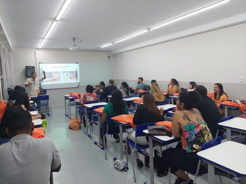 Volta Redonda começa a capacitação de professores na área de Robótica