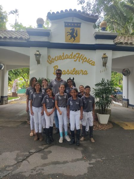 Alunos da Escola de Hipismo de Volta Redonda conquistam medalhas em competição estadual