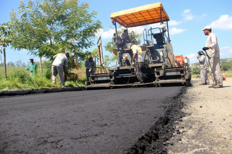 Rodovia dos Metalúrgicos começa a ganhar novo asfalto em Volta Redonda