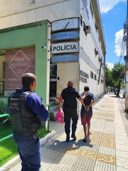 Preso por agentes da Base Integrada do Retiro tinha mandado de prisão em aberto