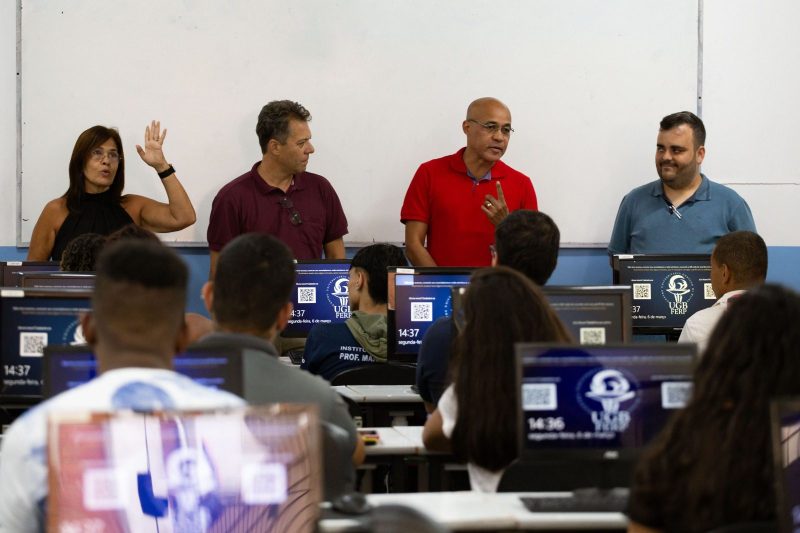 Pré-vestibular exclusivo para surdos tem início em Volta Redonda