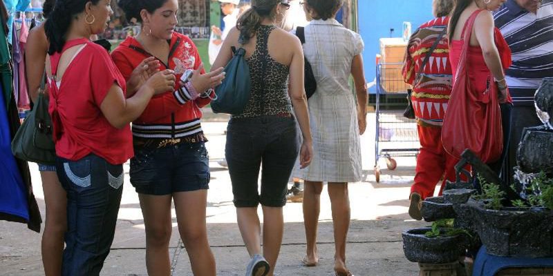 Presidente anuncia projeto para igualar salários de homens e mulheres