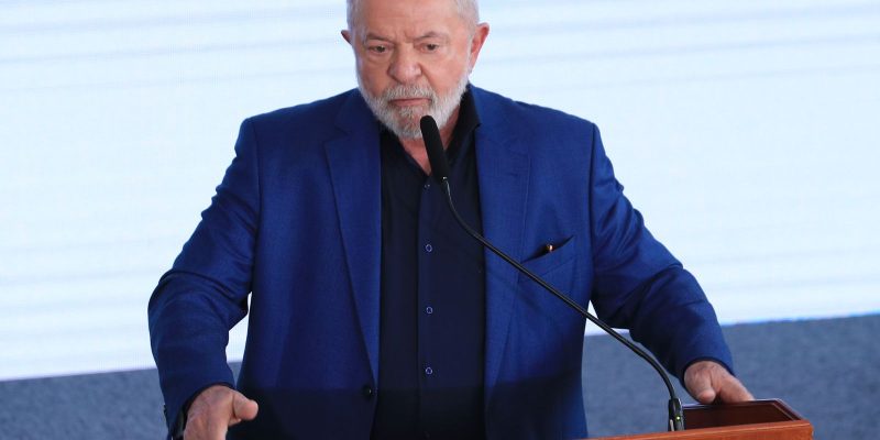 Lula conversa com Zelenskiy sobre guerra na Ucrânia