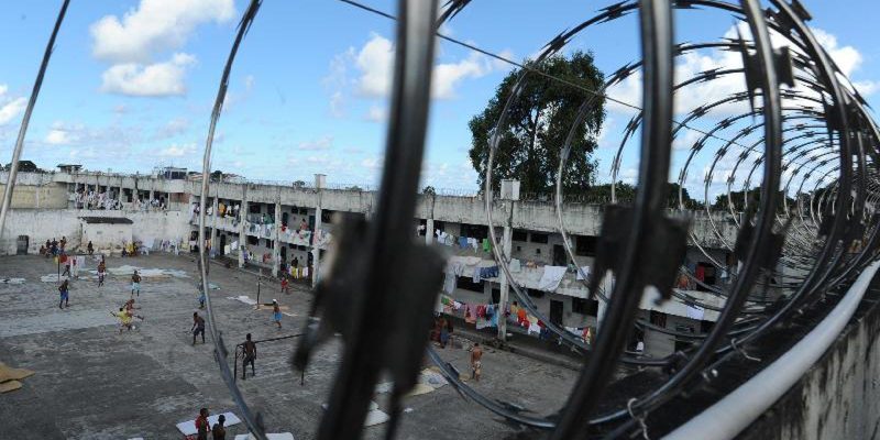 Superlotação e péssimas condições em presídios são base de facções