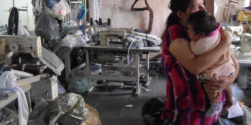 Especialistas dizem que produzir trabalho decente no Brasil é desafio