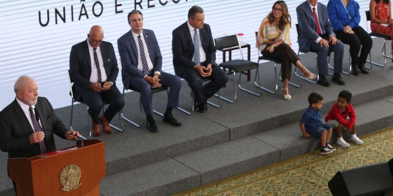 Lula cobra fiscalização rigorosa do novo Bolsa Família