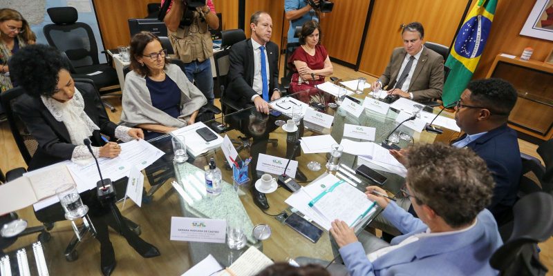 Governo estuda criar disque denúncia contra violência nas escolas