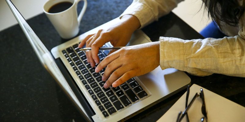 Formação de professores é entrave ao uso de tecnologia em sala de aula