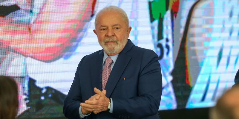 Lula diz que não venderá empresas públicas