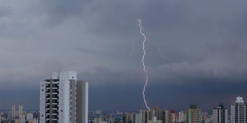 Defesa Civil de SP alerta para chuvas fortes e contínuas na Páscoa