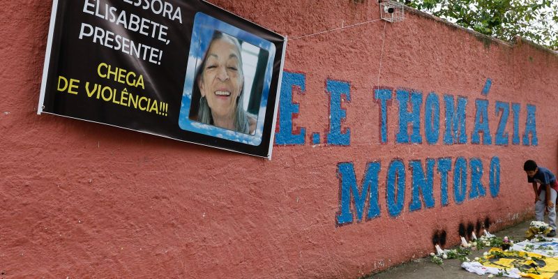 Após ataque, especialistas propõem escuta ativa nas escolas