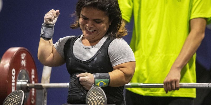 Halterofilismo paralímpico: Cristiane Reis garante vaga para o Mundial