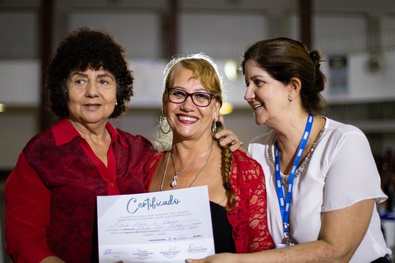 Formatura das oficinas de capacitação e inclusão produtiva de Volta Redonda certifica mais de mil alunos