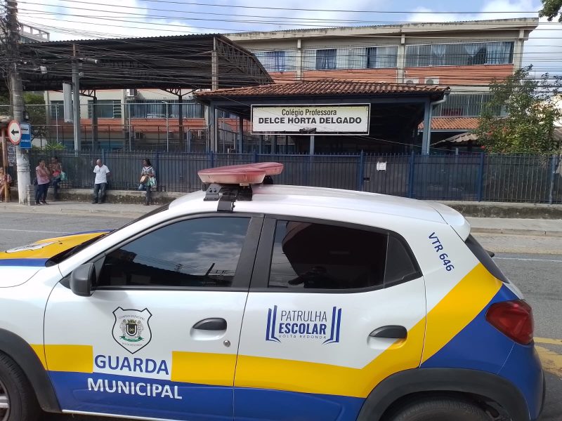Patrulha Escolar de Volta Redonda faz atendimento presencial a 218 unidades em março