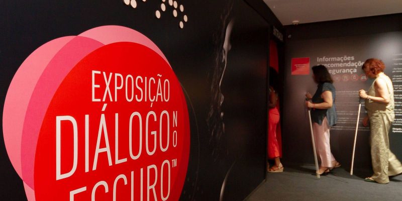 Mostra Diálogo no Escuro usa empatia para integrar cegos na sociedade