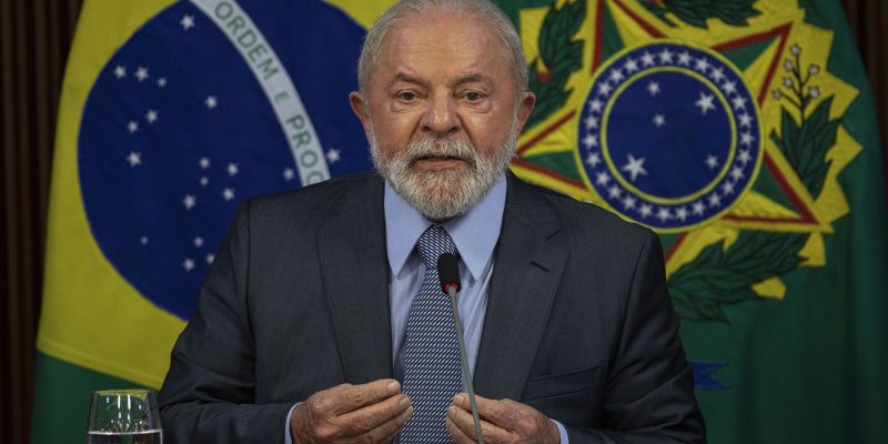 Retomada de programas e revisão de medidas marcam 100 dias de Lula