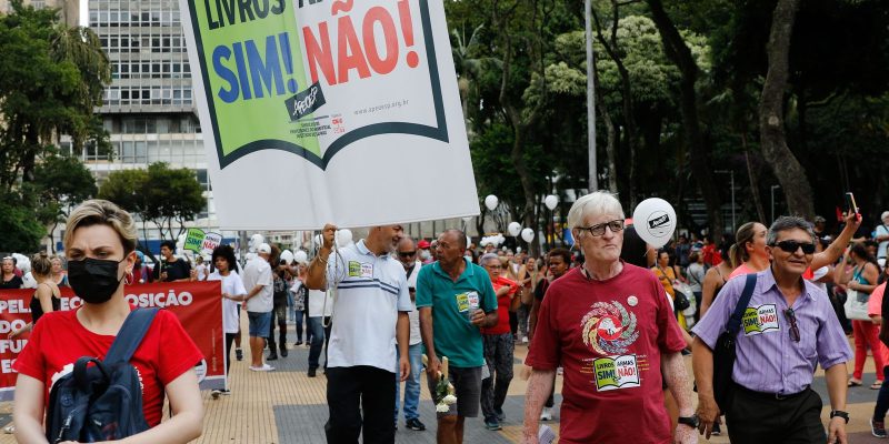 Sociólogo defende ações emergenciais para conter violência nas escolas