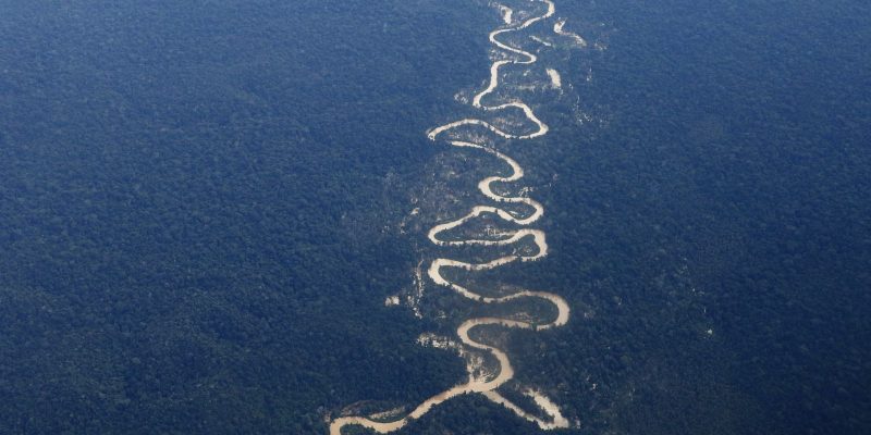 Outro avião é incendiado após fim de corredor aéreo na Terra Yanomami